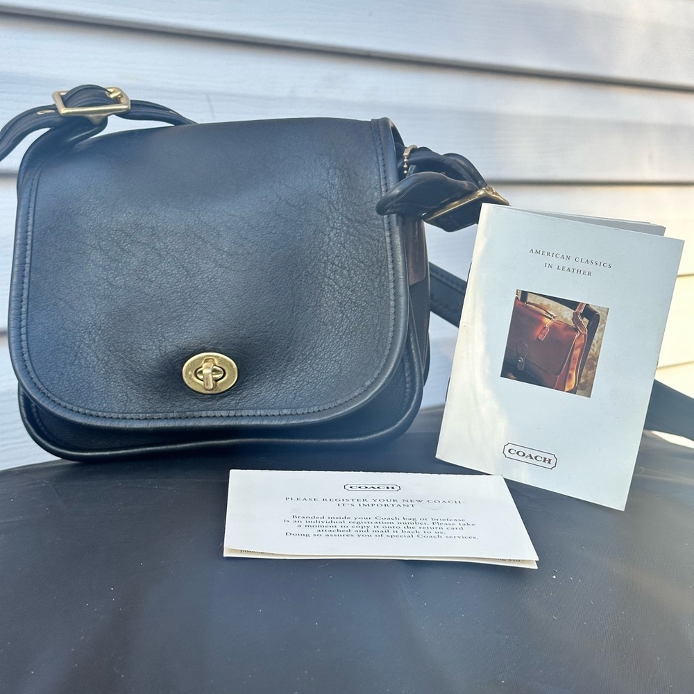 Vintage Coach legacy Small Flap - Picture 17 of 17